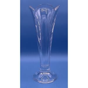 Collectible Nachtmann Tulip Bud Vase‎ Crystal 9 3/4” Tall. *Pre-Owned*